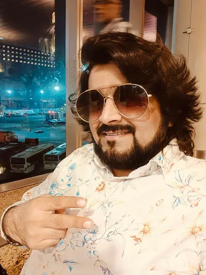 Flying to Bhuj, Kutch for a pre-wedding gig. I'm excited to perform my special show, "Band Baajaa Baaraat Bingo."