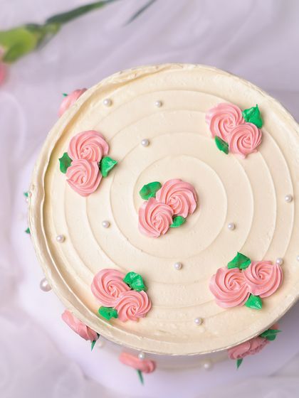 Liliyum Patisserie - Special Occasion Cakes Elegant Floral & Botanical Masterpieces photo 20