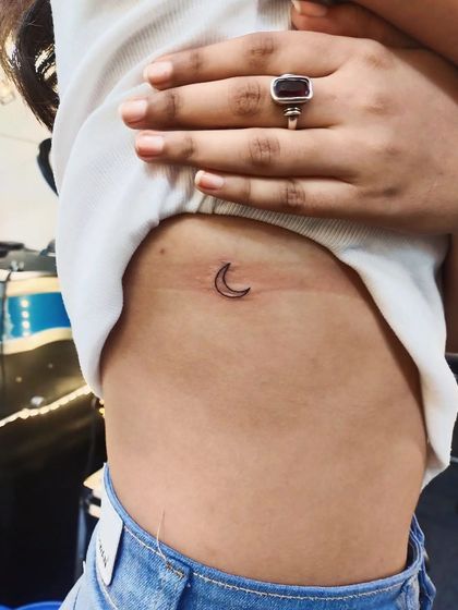 Minimalist & Fine-Line Art photo 11