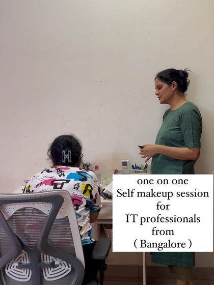 Shikha Agarwal - Personal Self-Makeup Classes My Teaching Style: One-on-One Sessions photo 70
