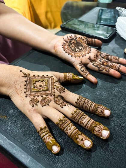 Lotus Mehendi Arts - Event Mehendi Services Elegant Designs for Guests photo 33