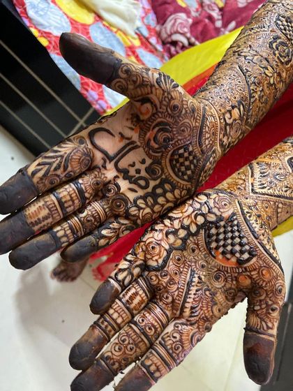 Another view of the personalized bridal henna.