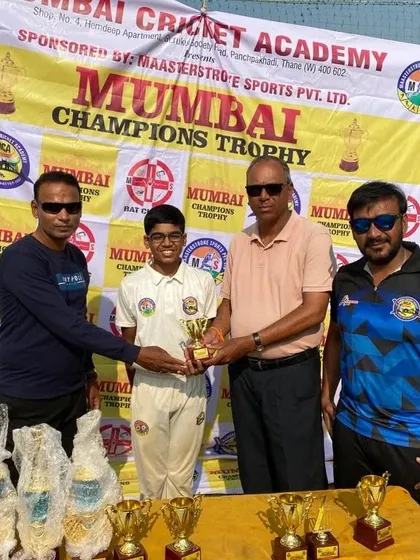 Prathmesh Kelkar receiving the 'Best All-rounder' award at the Mumbai Champions Trophy.