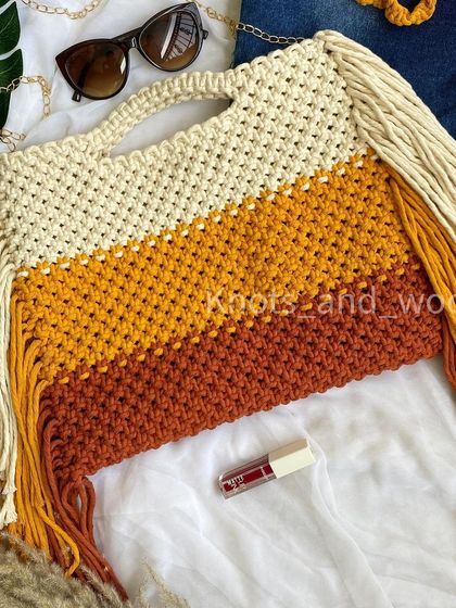 Say hello to the 'Sunshine' beach bag! ☀️ I created this design with warm, sunny days in mind, using a beautiful gradient of cream, yellow, and rust. The side fringe adds so much movement and fun. It also comes with a detachable chain strap for versatility.