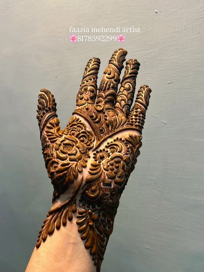 A beautiful designer mehendi for any occasion. The floral patterns are elegant and timeless.