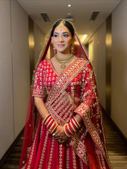 A beautiful portrait of my bride Supriya, ready for her Pheras. The makeup is classic and elegant, designed to last through all the emotions of the day.