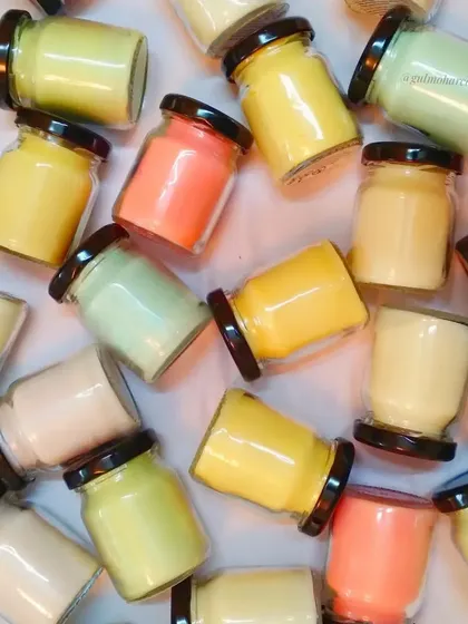 We can customize your favorite scents in these cute mini jars. They are perfect for creating sampler sets or colorful return favors.
