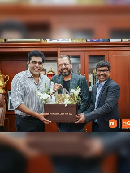 It is a joy to see clients receive their gifts. Here are executives from Xiaomi and MyG with the bespoke Onam hamper I curated, a testament to the strong relationships built through thoughtful gifting.