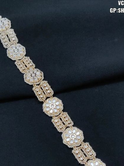 For a neutral option, I have this Kundan sheesh patti with a classic white stone. This versatile piece can be paired with almost any bridal jewellery set.