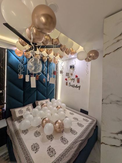 Intimate Birthday Room Setups photo 4