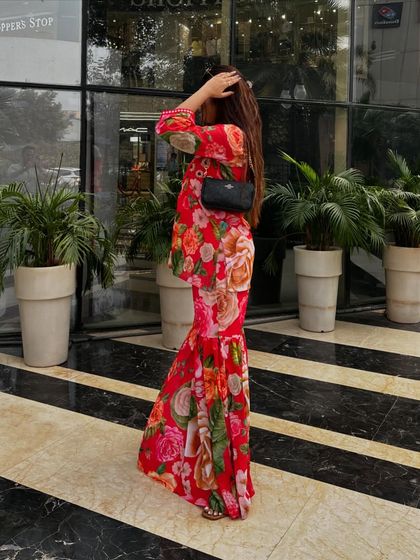 The back view of this floral set shows off the beautiful print and silhouette. I make sure to capture outfits from all angles.