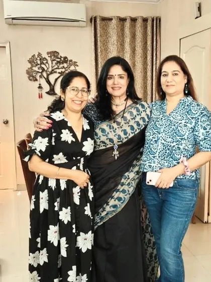 Capturing memories with my wonderful cousins. It’s moments like these that I love dressing up for, celebrating family and togetherness in style.