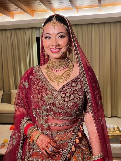 The magic of minimalism. Eesha's smile says it all. Her makeup was kept fresh and light to match her joyful personality.