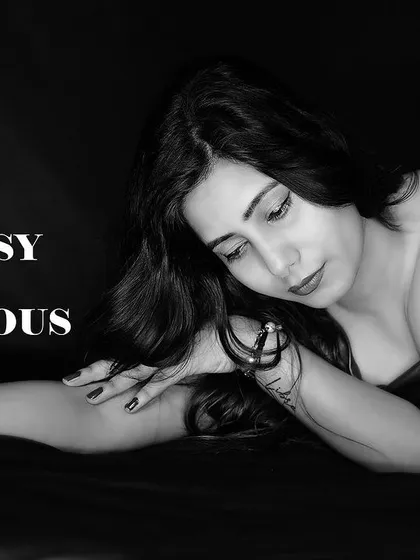 A classy and fabulous black and white shot, perfect for a timeless portfolio.