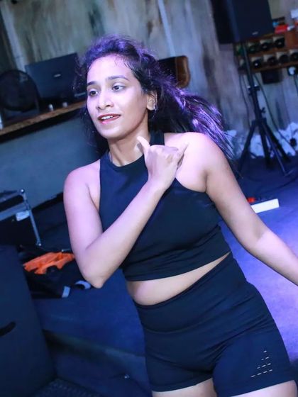 Bhyravi Lilly - Dance Fitness Classes BollyBeats® Mixtape Madness photo 24