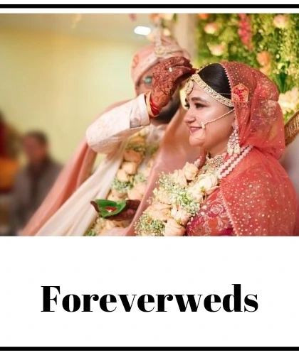 The Sindoor Daan, one of the most significant rituals of a Hindu wedding. I focus on capturing this pivotal moment with the respect and intimacy it deserves.