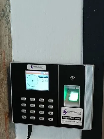 We installed this Realtime RS9w biometric machine in a Gurgaon office. This model includes Wi-Fi connectivity, which simplifies data transfer for attendance tracking.