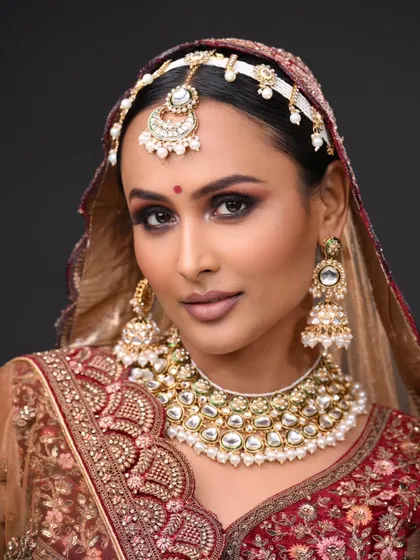 Another classic portrait from this set, showing a timeless and popular bridal style.