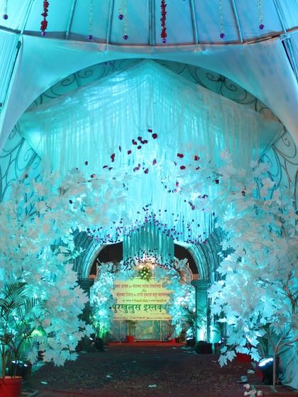 Grand Entrances & Dreamy Decor photo 45