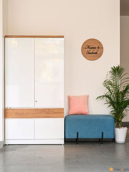 Interiosplash - Turnkey Residential Interior Design Welcoming Foyers & Entryways photo 10