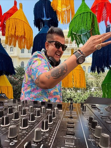 Behind the Decks: The Artist at Work photo 60