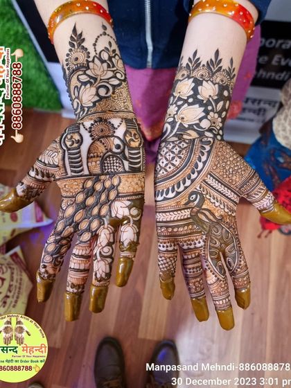 A beautiful design featuring peacocks and floral motifs. The combination of traditional figures with modern shading techniques creates a unique look.