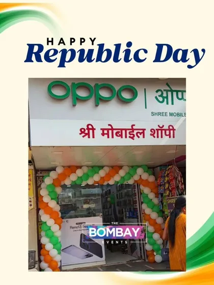 A tricolor balloon arch is a fantastic way for storefronts to connect with the community during national holidays. This setup for an Oppo mobile shop shows how patriotic decor can make a commercial space feel festive.