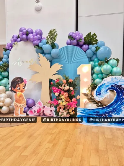 Another view of the Moana first birthday, including the adorable Pua the pig cutout.