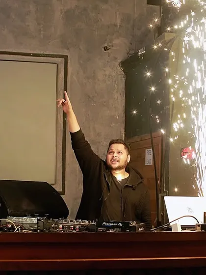 Bringing the heat with full-scale production. Cold pyro effects are just one way I elevate the atmosphere and make the night's biggest moments even more memorable.