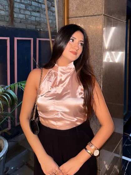 A happy, smiling pose in my elegant brunch look.