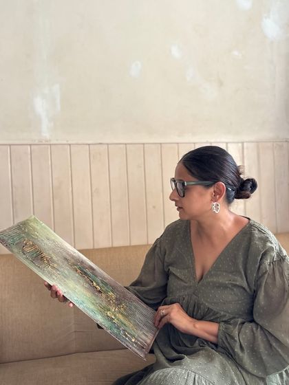 I love how the light catches the different textures in this piece. It’s a constant dialogue between shadow and highlight, roughness and smoothness.