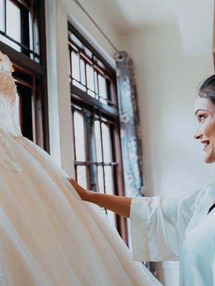 Bridal Elegance: Portraits & Preparations photo 38