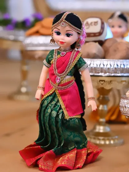 Attention to detail is key for seer plate arrangements. This is one of my custom-dressed dolls, designed to match the theme of a traditional South Indian ceremony.