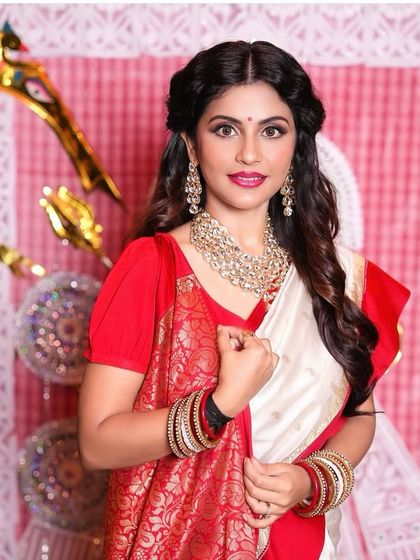 Festive & Traditional Glam photo 3