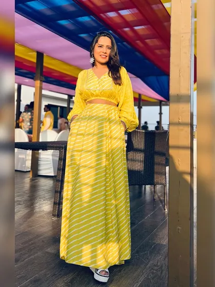 Feeling that sun on my face. I wore this bright yellow striped co-ord set for a sunny day out. It’s cheerful and so comfortable.