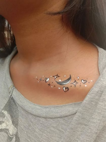 Minimalist & Symbolic Body Art photo 4