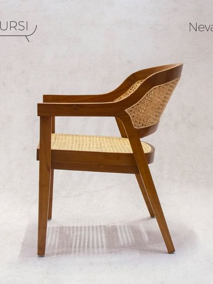 The 'Nevado' chair is a flawless addition to a dining table. The curved rattan backrest provides comfortable support, while the solid teak frame ensures stability and style.