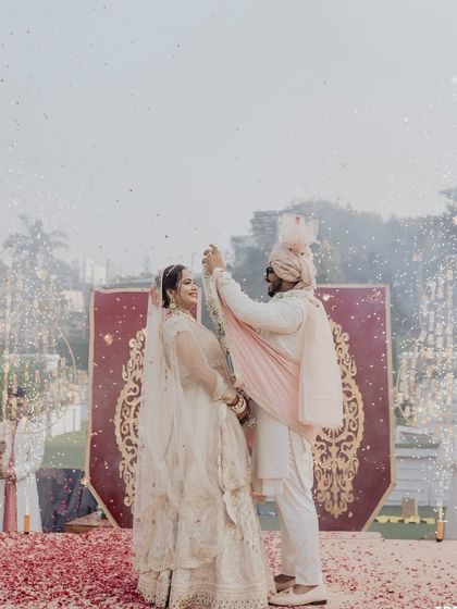 Grand Varmala Ceremonies photo 27