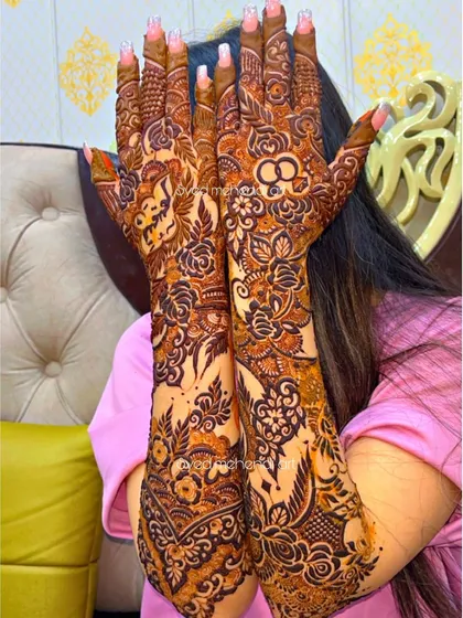 A fun pose with a full engagement design, showing the intricate details up close.