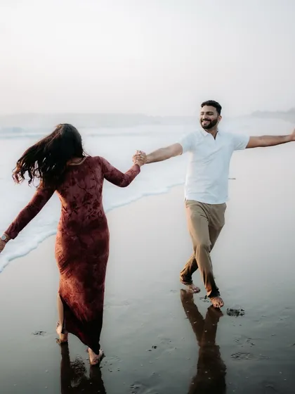 The pure joy of a carefree moment on the beach. My goal is to make you feel comfortable enough to be yourselves, resulting in genuine and happy photos.