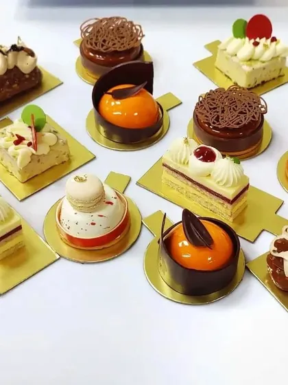 Our assortment of individual French pastries is perfect for dessert tables. This selection includes mini entremets, eclairs, and tarts, offering a variety of flavours and textures for every guest.