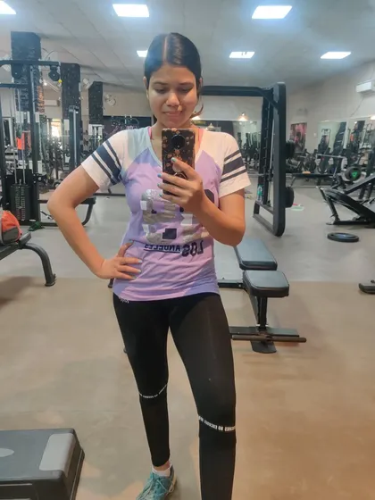 A quick selfie from the gym. While dance is my main cardio, I also believe in strength training to stay fit and healthy. It's all about finding what works for you and staying consistent.