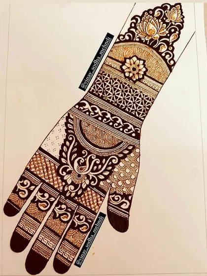 This intricate paper design combines various filler patterns like jaali, checks, and floral elements. Our basic course covers all these essential techniques for creating rich, detailed mehndi.