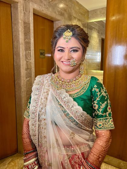 Classic Red & Pink Bridal Looks photo 58