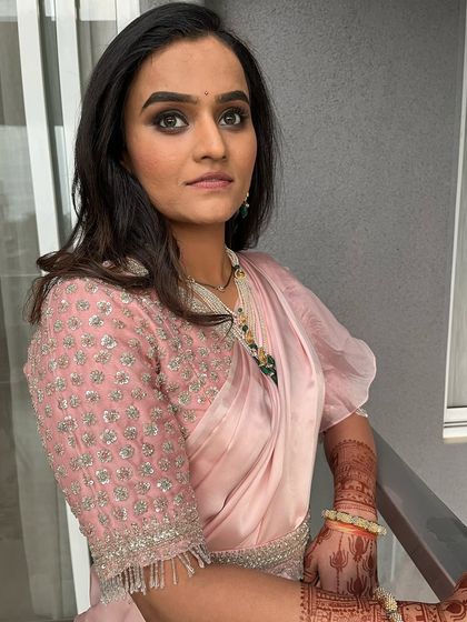 Another angle of this elegant reception look. The focus is on the eyes, while the rest of the makeup remains soft and understated.