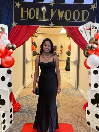 Hollywood glamour meets casino fun. Our giant dice panel props created a grand entrance for this Hollywood-themed event, complete with a red carpet for that VIP feel.