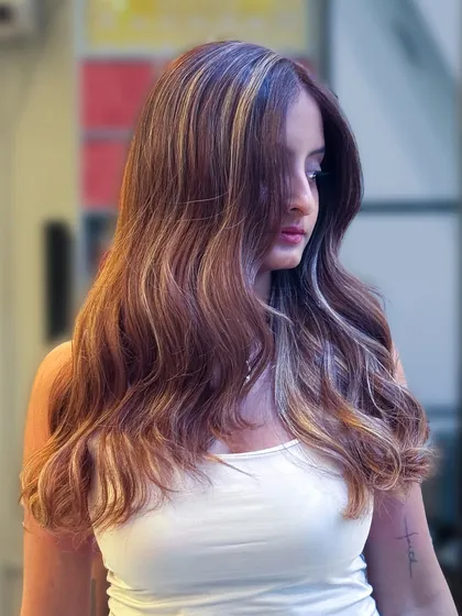 The color placement here is designed to be bold, with chunky highlights that create a striking contrast.