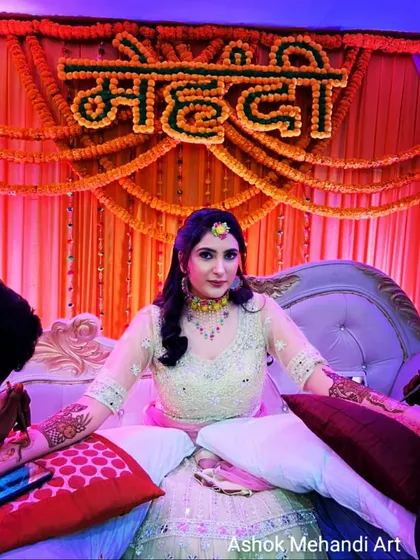 Here I am at a large mehndi event, applying designs for the bride and her family. I am comfortable working in busy event settings and can manage multiple clients efficiently.