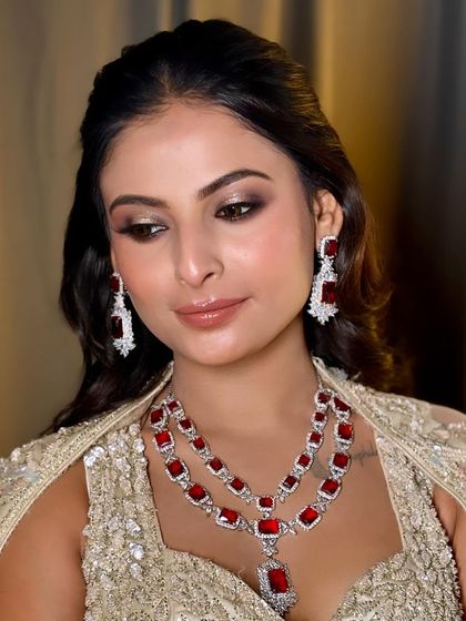 Another angle of the halo eye look, showing the seamless blending and the way it complements the sparkling jewelry.