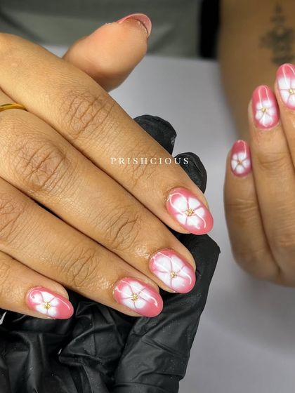 Detailed Hand-Painted Designs photo 8